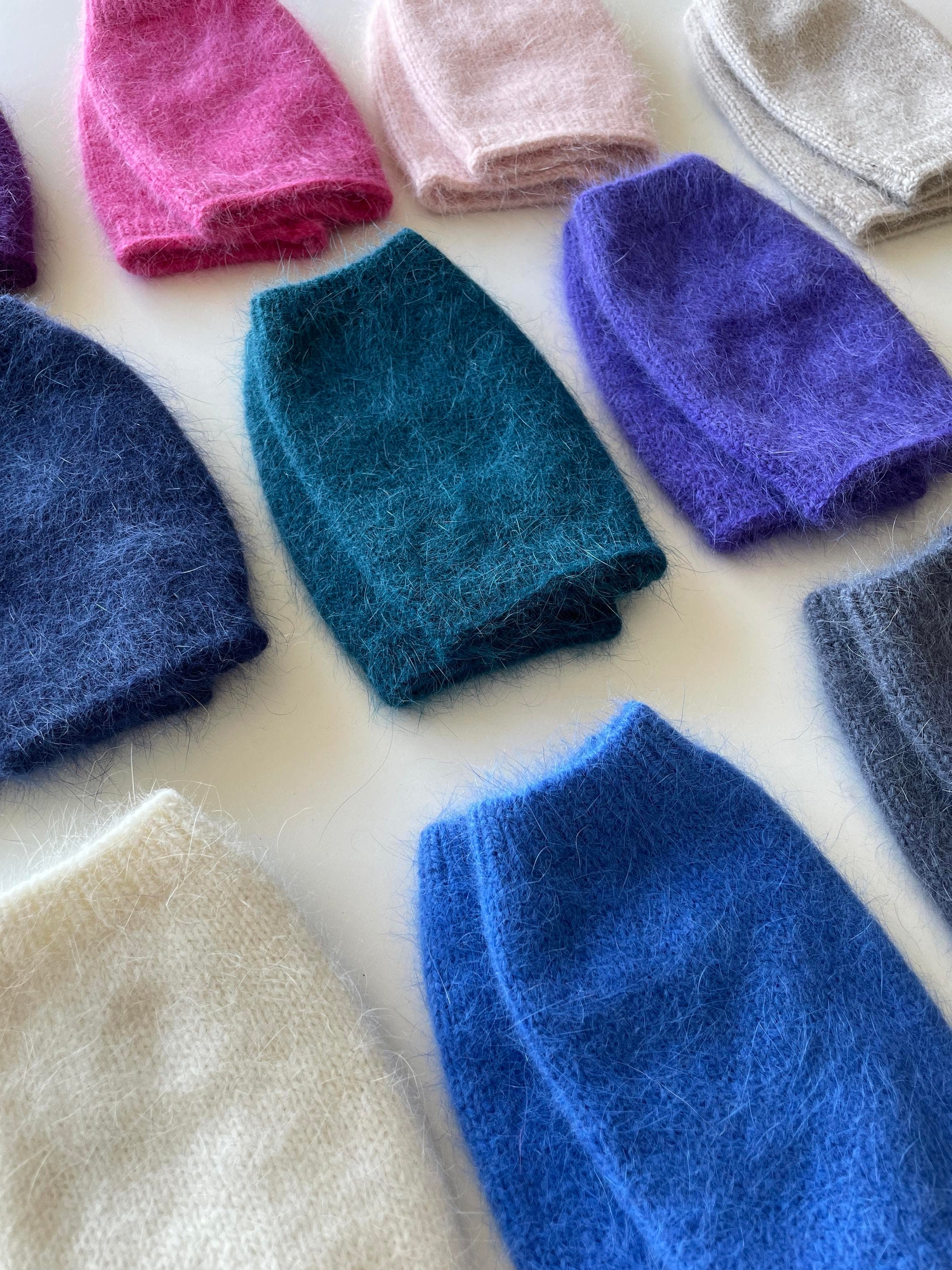 Anny Blatt Helsinki kit maglia muffole in angora