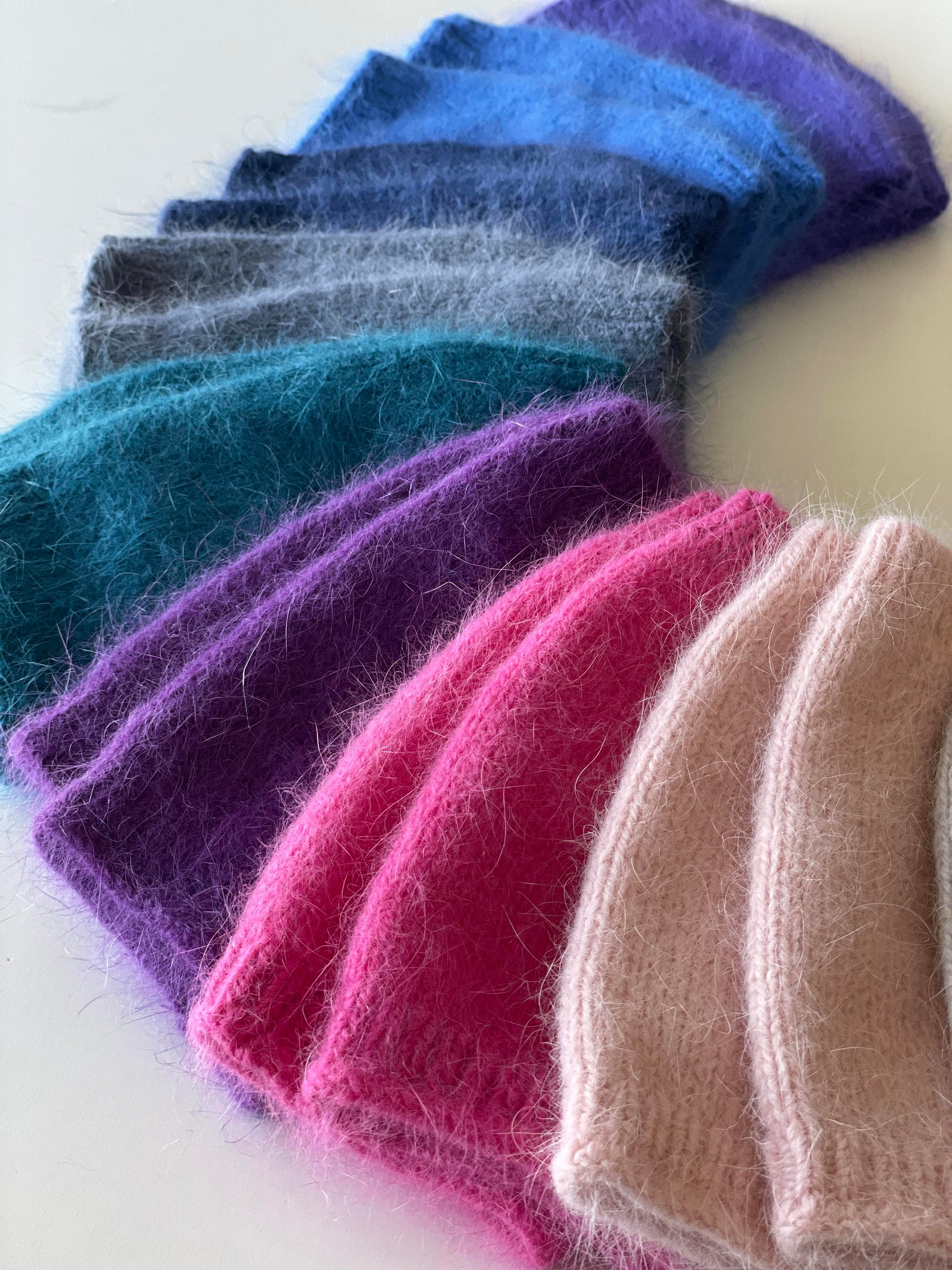Anny Blatt Helsinki kit maglia muffole in angora