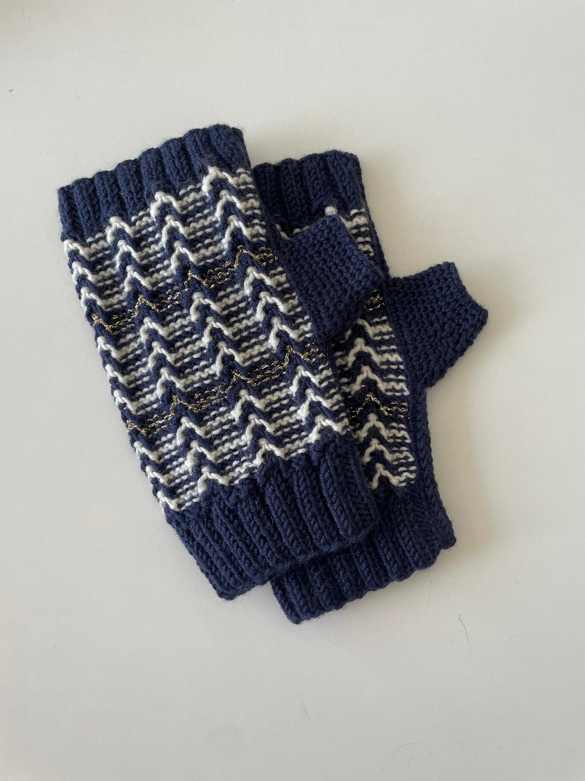 Anny Blatt Asana mitene kit maglia lana merino