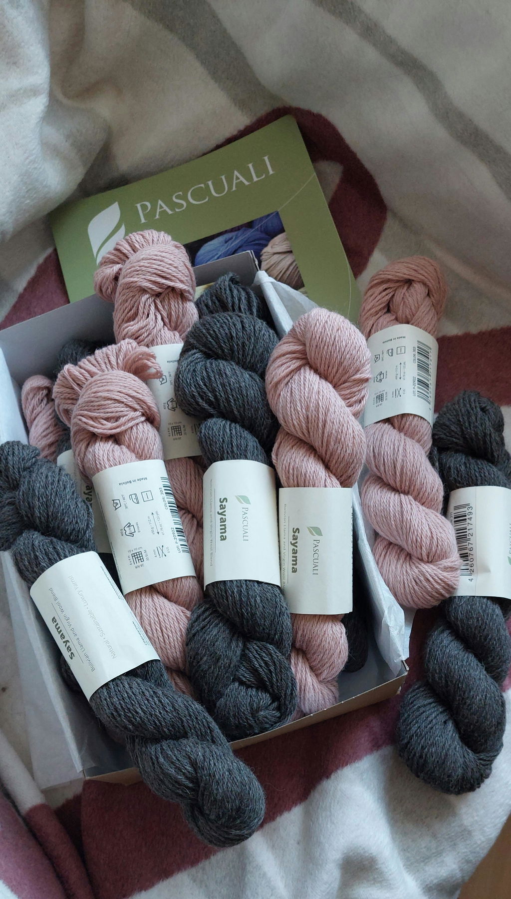 Pascuali Sayama filato lana lama e highland jacquard